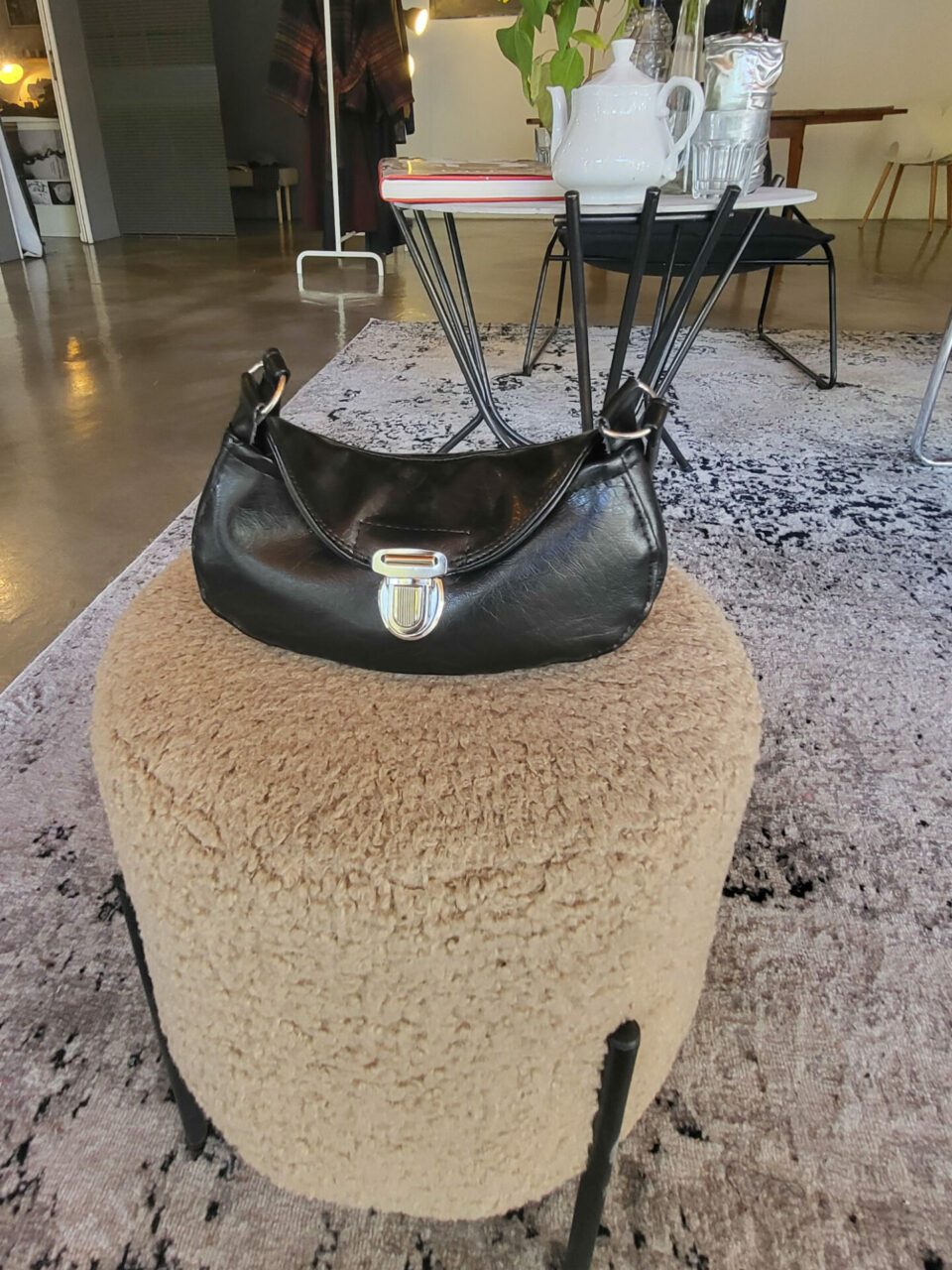 Galerie 2 Schwarze Tasche aus Oleatex von Ecological Design Susa Flor